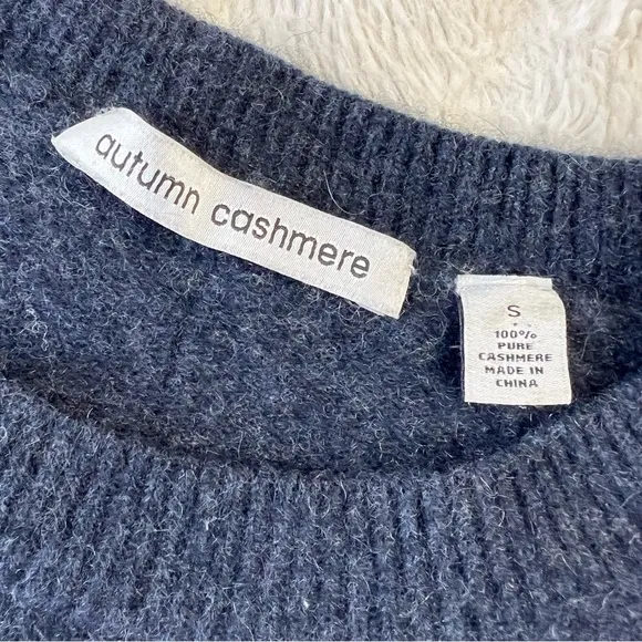AUTUMN CASHMERE heathered navy blue long sleeve crew neck cashmere sweater