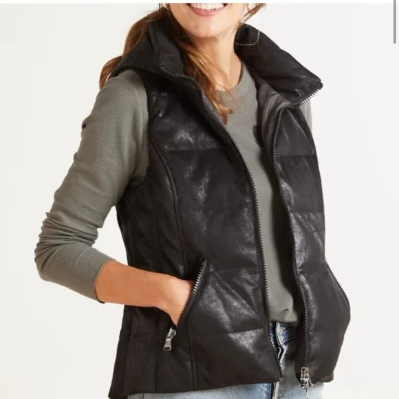 Evereve Malone Faux Leather Black Down Puffer Vest Size Small Preppy Warm Boho