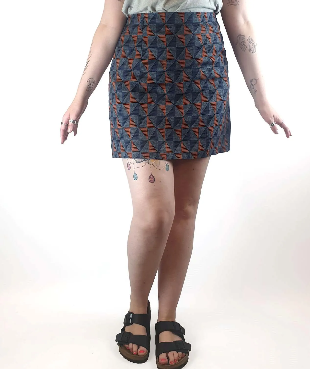 Kindling grey, blue and red unique print short skirt size 12