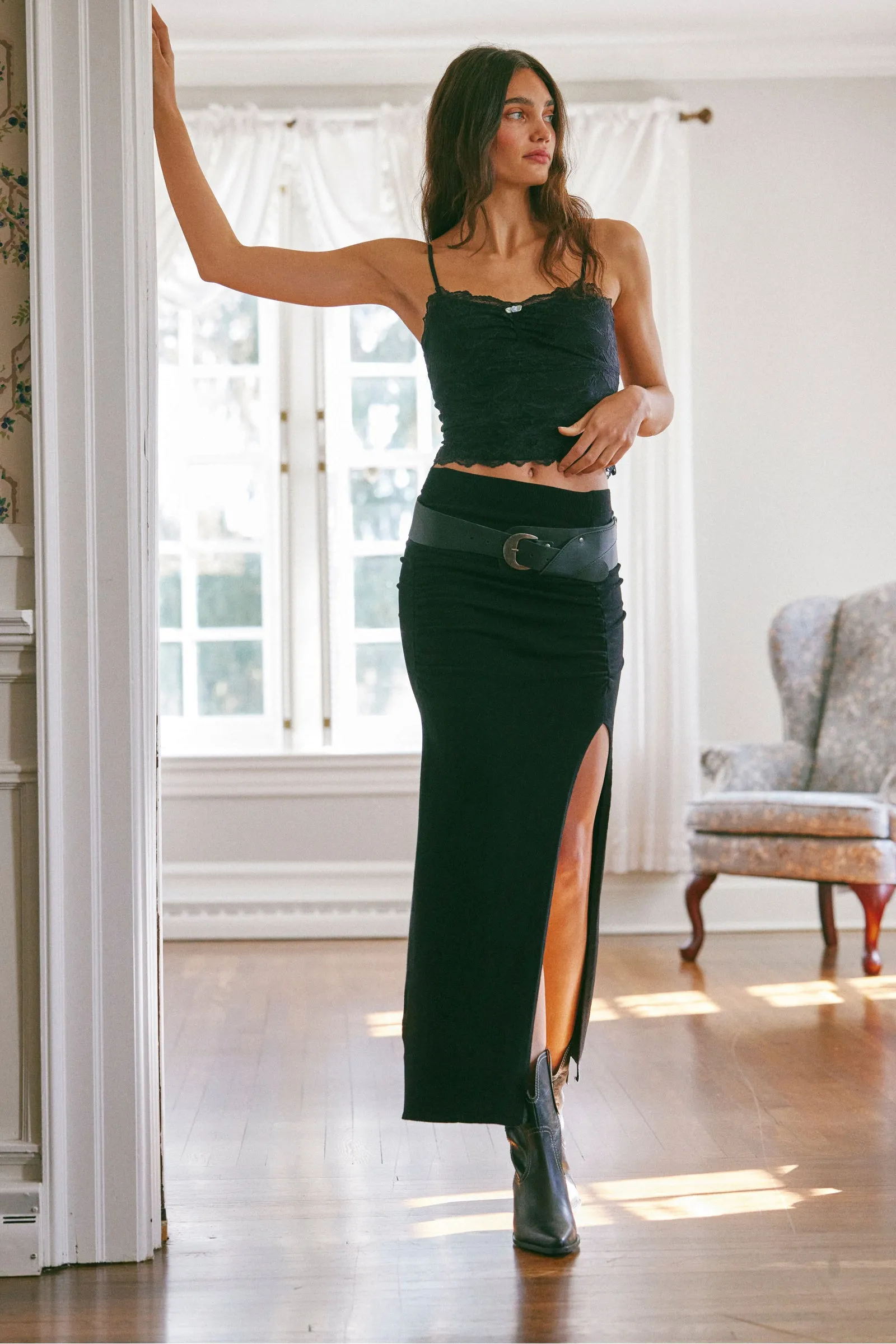 LACEY ESSENTIAL CAMI-BLACK