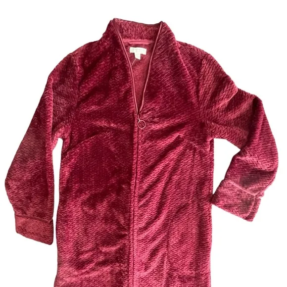 NWT Charter Club Intimates Plush Zig Zag Robe Zip Front Size S Burgundy Pockets